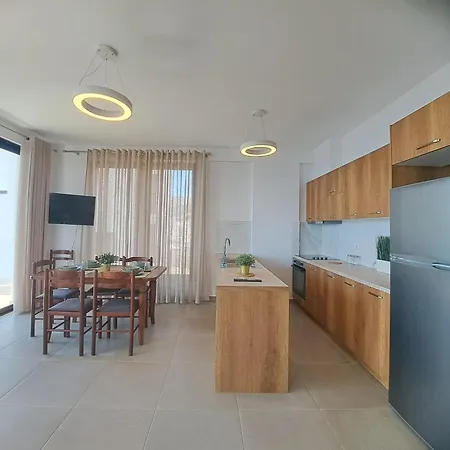 Prestige Hill * Sarandë