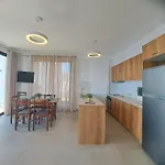 Prestige Hill * Sarandë