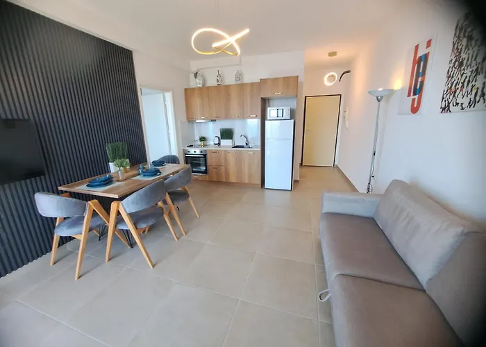 Prestige Hill * Saranda